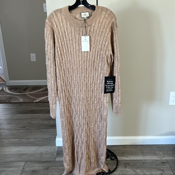 Gold Cable Knit Midi Dress
TUCKERNUCK - Picture 7 of 12